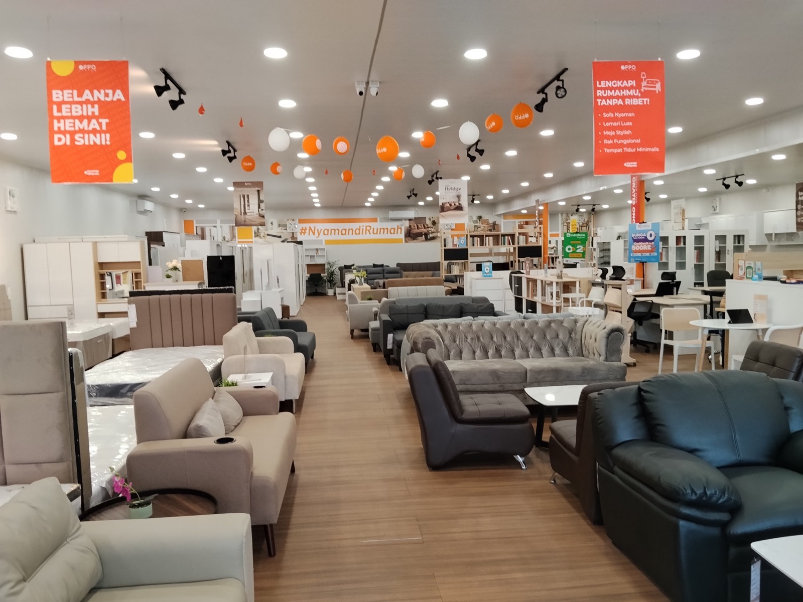 Suasana toko OFFO Living Cimanggis